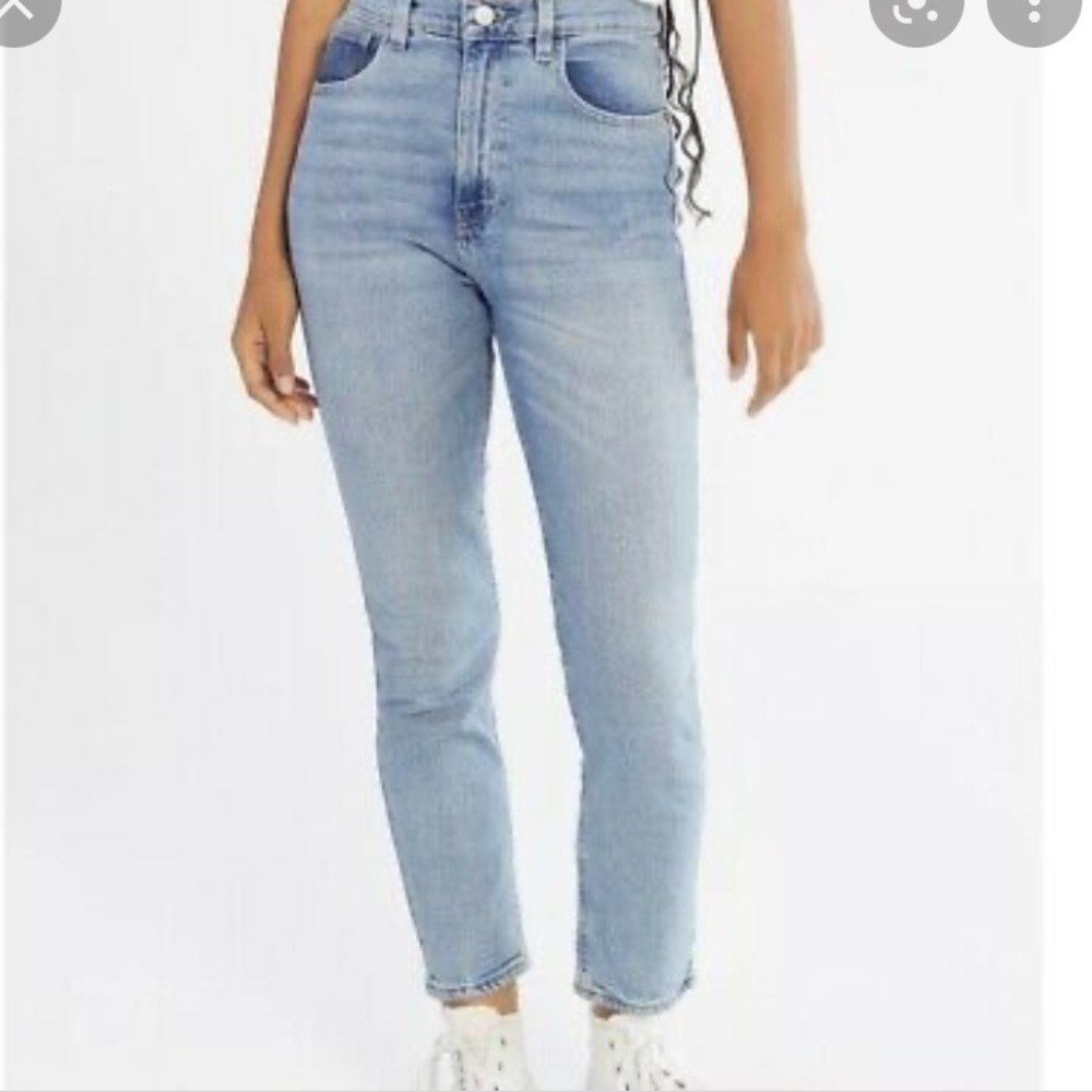 BDG Girlfriend High-Rise Cropped Jeans